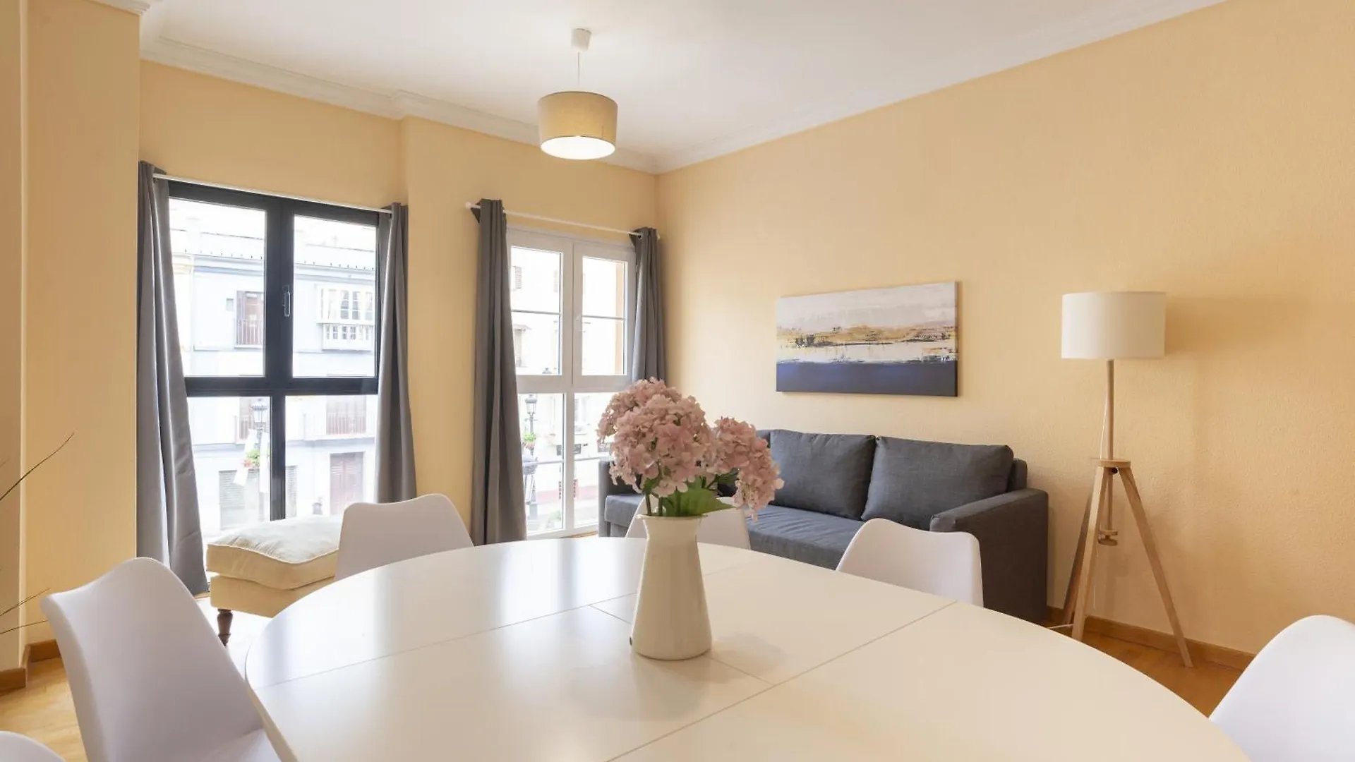Teatro Plaza Apartments Malaga