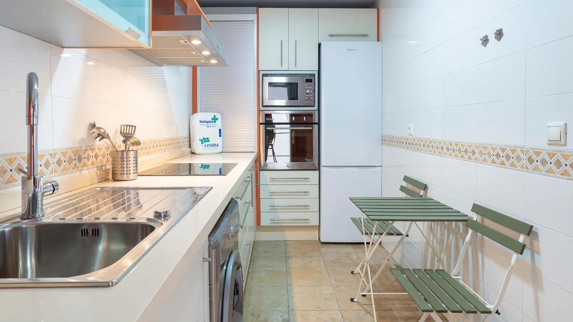Teatro Plaza Apartments Málaga Spagna